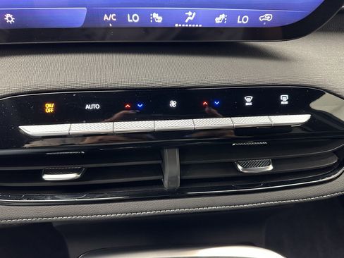 Certified 2026 Buick Enclave Sport Touring AWD/4WD image 17