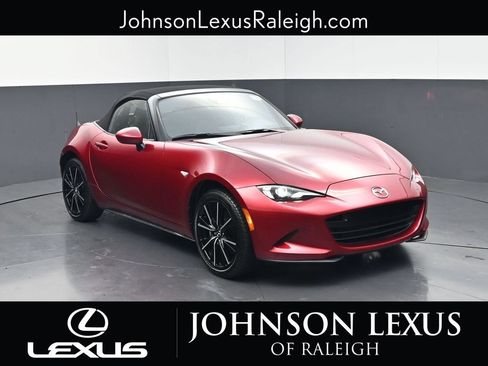 Used 2024 MAZDA MX-5 Miata Grand Touring RWD image 3