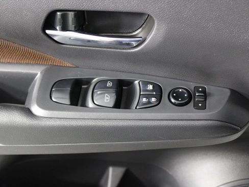 Certified 2024 Nissan Kicks SR FWD image 23