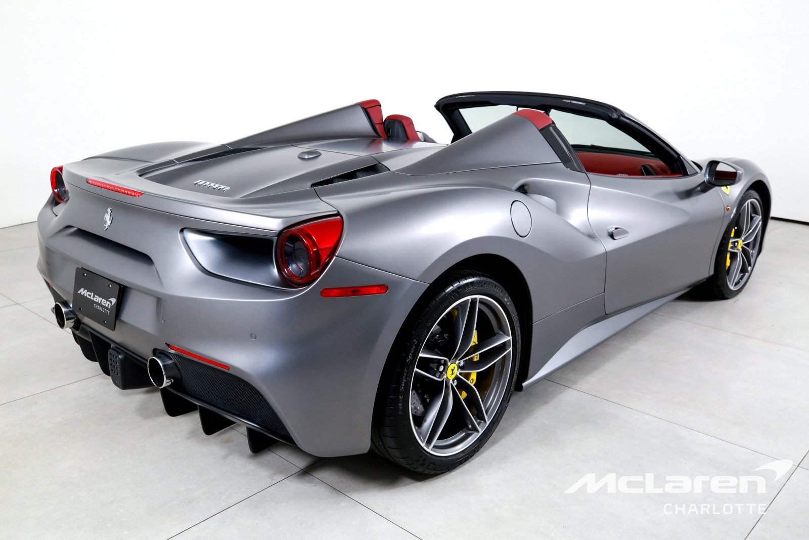 Used 2018 Ferrari 488 Spider RWD image 9