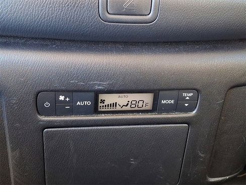 Used 2024 Nissan Armada SL w/ Captain's Chairs Package image 12