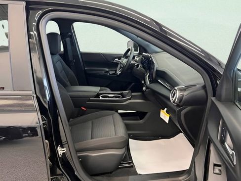 Used 2025 Chevrolet Equinox LT AWD/4WD image 8