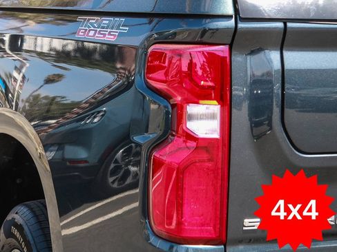 Used 2021 Chevrolet Silverado 1500 LT Trail Boss w/ Convenience Package II AWD/4WD image 7