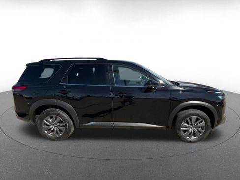 Used 2025 Nissan Pathfinder SV FWD image 15