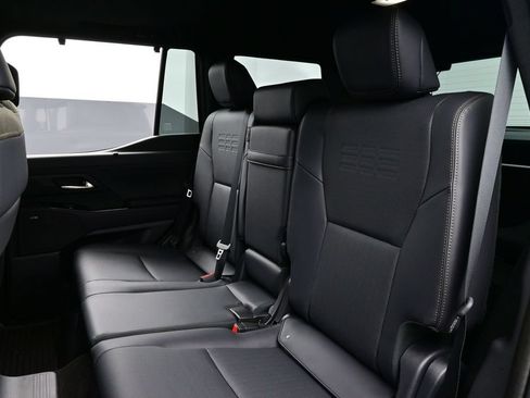 Used 2026 Lexus GX 550 AWD/4WD image 13