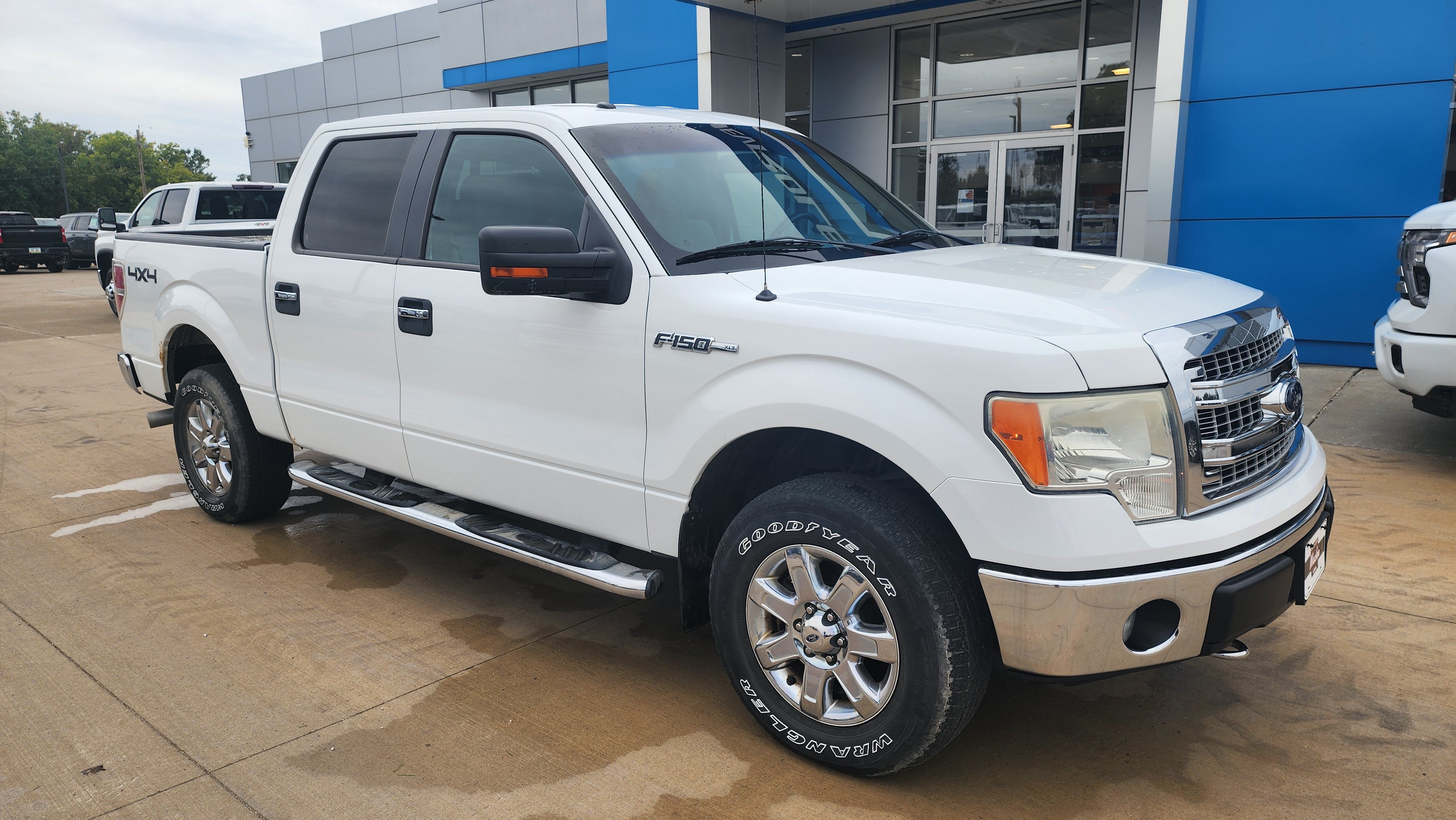Used 2013 Ford F150 XLT w/ Luxury Equipment Group AWD/4WD image 3