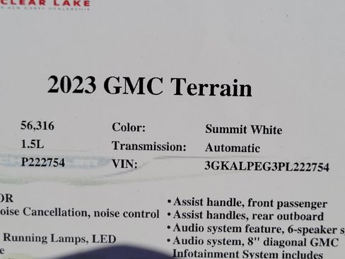 Used 2023 GMC Terrain SLT image 32