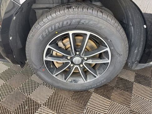 Used 2017 Dodge Journey SE w/ Flexible Seating Group FWD image 27