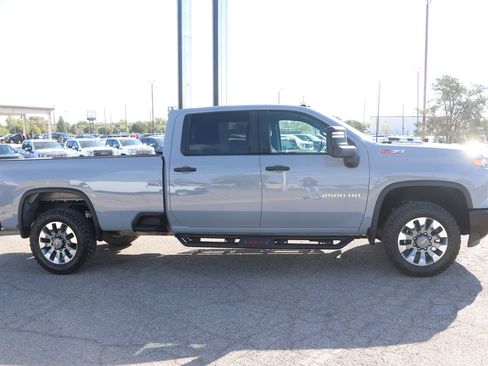 Used 2024 Chevrolet Silverado 2500 Custom w/ Custom Convenience Package AWD/4WD image 8