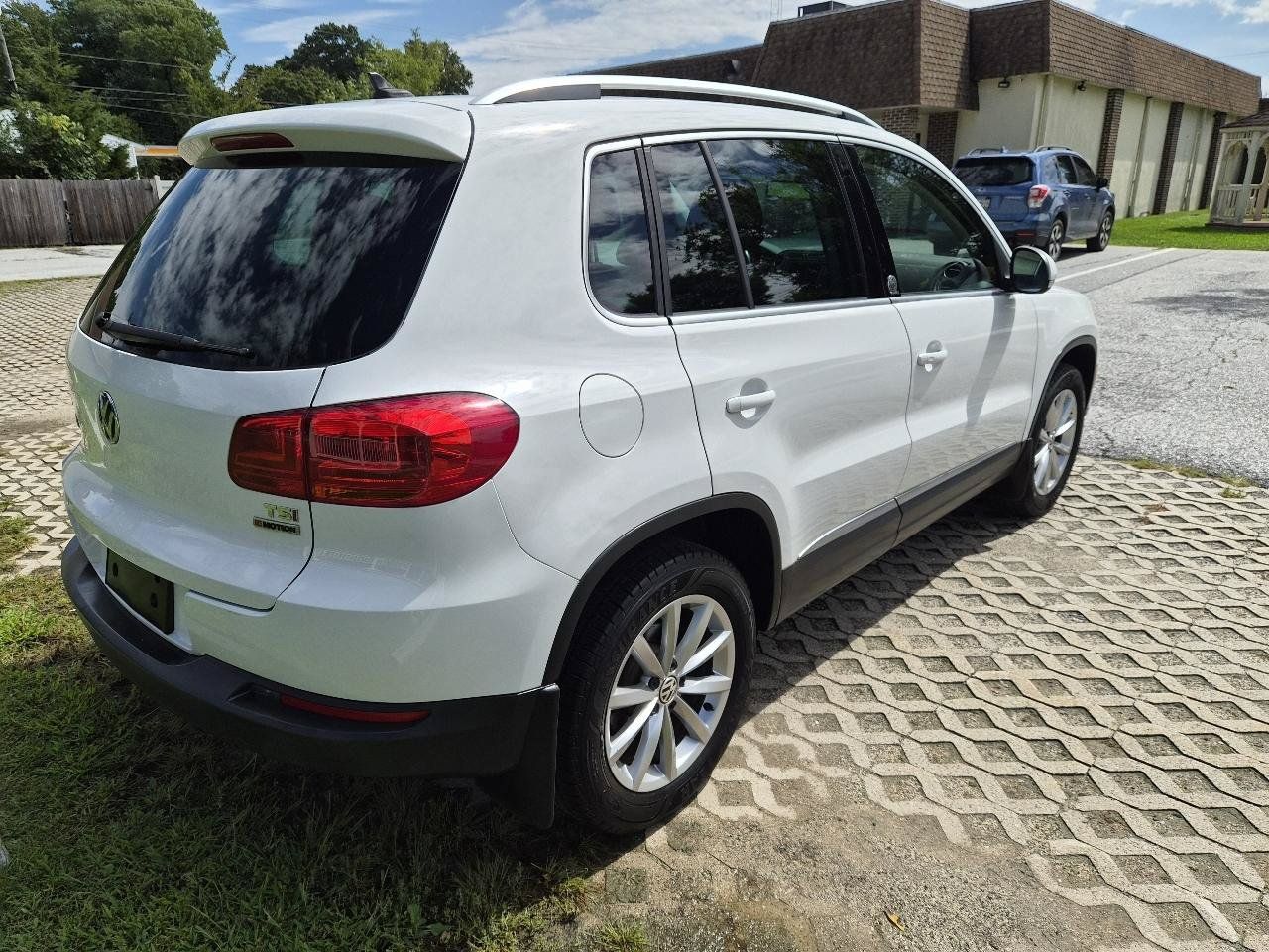 Used 2017 Volkswagen Tiguan Wolfsburg Edition AWD/4WD image 7