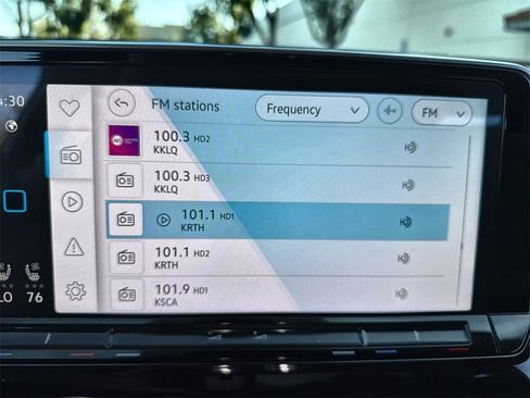 Used 2024 Volkswagen Atlas SE w/ Black Wheel Package image 12