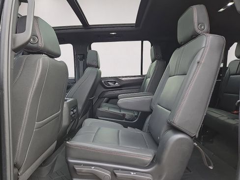 Used 2024 Chevrolet Suburban RST w/ Luxury Package AWD/4WD image 16