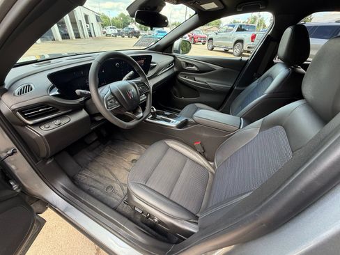Used 2024 Buick Envista Preferred w/ Convenience I Package FWD image 10