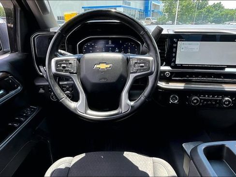 Used 2024 Chevrolet Silverado 1500 LT AWD/4WD image 9
