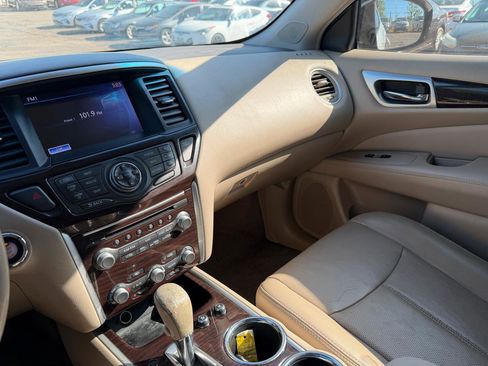 Used 2013 Nissan Pathfinder Platinum w/ Platinum Premium Pkg FWD image 23