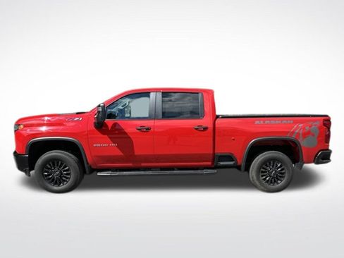 Used 2022 Chevrolet Silverado 2500 W/T AWD/4WD image 3