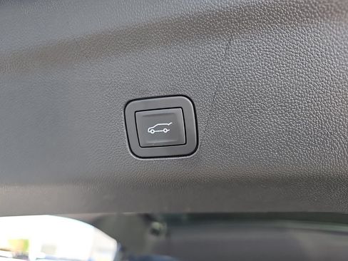Used 2026 GMC Yukon Denali w/ Sun & Power Step Package AWD/4WD image 7