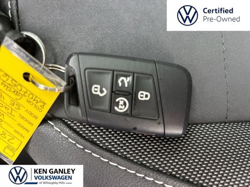 Used 2024 Volkswagen Taos SE w/ Panoramic Sunroof Package AWD/4WD image 29