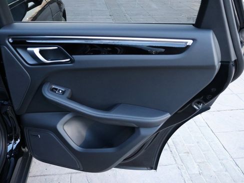 Used 2025 Porsche Macan S image 15