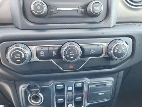 Used 2019 Jeep Wrangler Unlimited Sport S AWD/4WD image 19