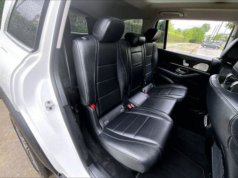Used 2024 Mercedes-Benz GLS 450 4MATIC image 35