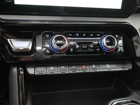 Used 2025 GMC Sierra 2500 AT4 w/ AT4 Premium Plus Package AWD/4WD image 61