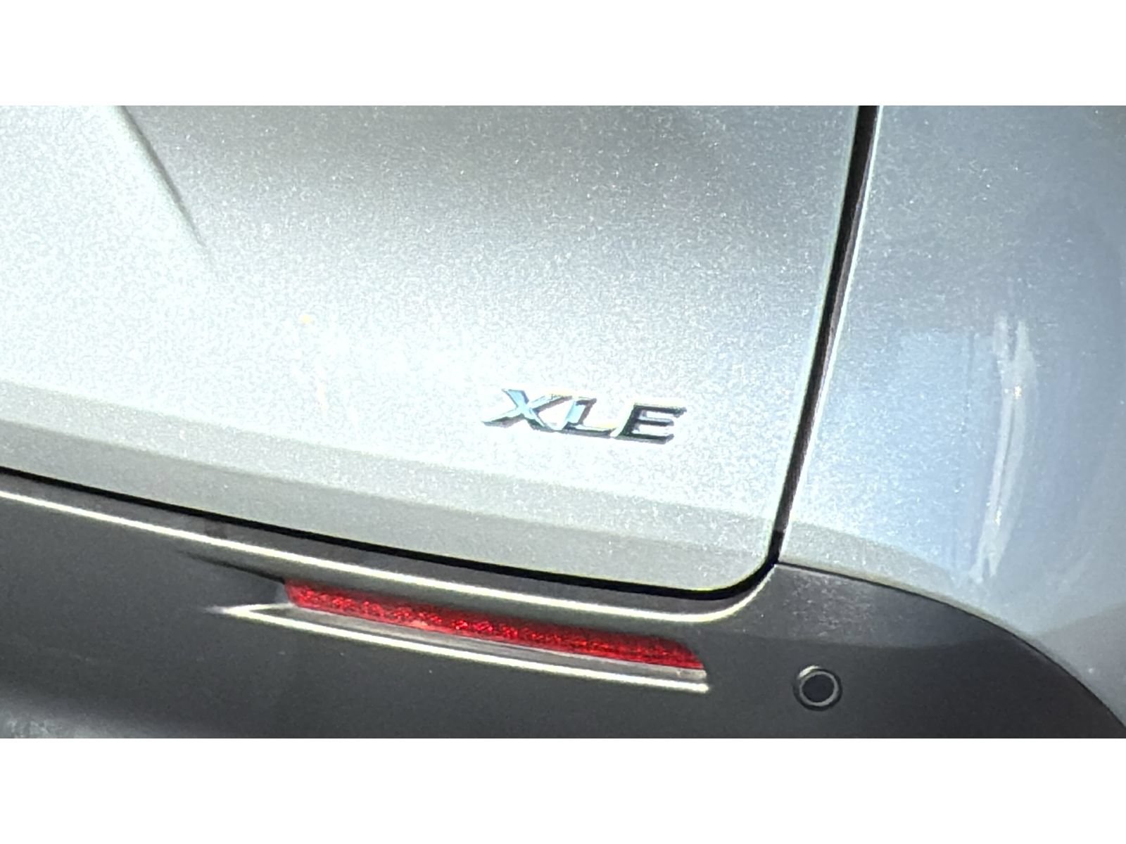 Certified 2025 Toyota Sienna XLE FWD image 8
