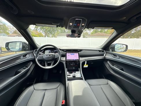 New 2025 Jeep Grand Cherokee Limited w/ Trailer Tow Package image 12