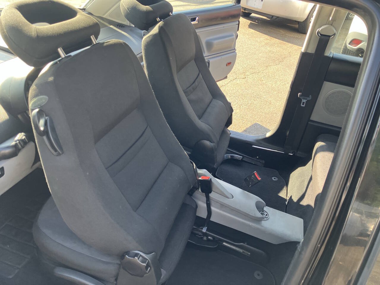 Used 1998 Volkswagen Beetle Coupe FWD image 23