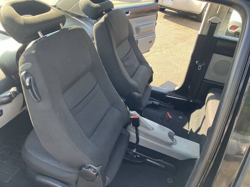 Used 1998 Volkswagen Beetle Coupe FWD image 23