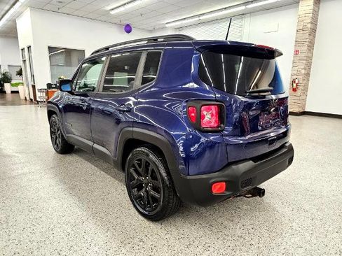 Used 2018 Jeep Renegade Altitude image 6
