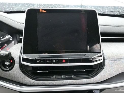 Used 2022 Jeep Compass Latitude image 22