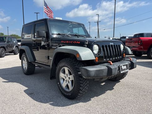 Used 2011 Jeep Wrangler Rubicon w/ Dual Top Group AWD/4WD image 8