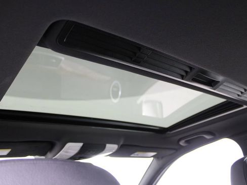 Used 2014 Mercedes-Benz C 250 Sedan image 22