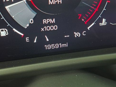 Used 2025 GMC Acadia Denali FWD image 20