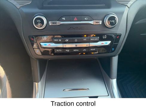 Used 2020 Ford Explorer Limited w/ Class III Trailer Tow Package AWD/4WD image 23