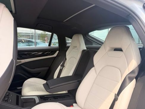 Used 2024 Porsche Panamera RWD image 9