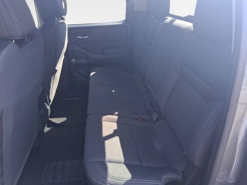 Used 2024 Nissan Frontier SV w/ SV Convenience Package RWD image 24
