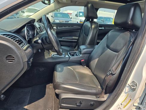 Used 2020 Chrysler 300 Limited RWD image 20