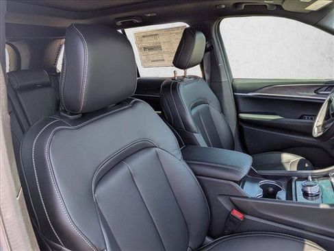 New 2026 Jeep Grand Cherokee Limited w/ Limited Altitude Package AWD/4WD image 16