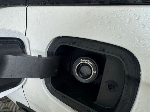 New 2025 Lincoln Nautilus Premier w/ Equipment Group 102A image 20