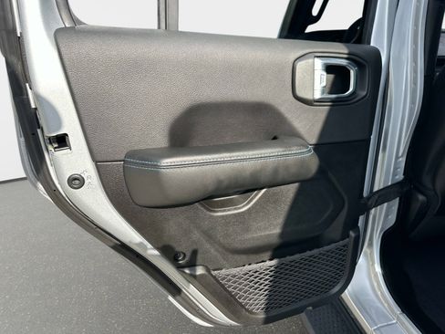 Used 2024 Jeep Wrangler High Altitude image 13