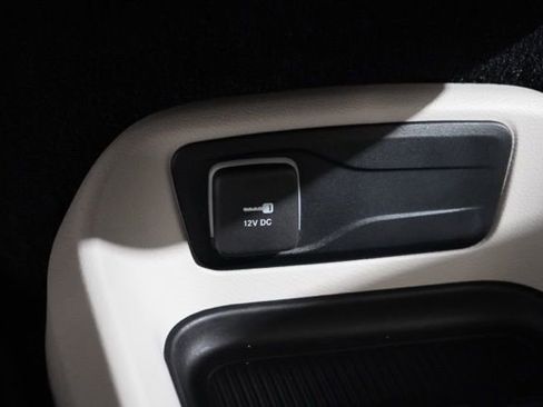 Used 2023 Chrysler Voyager LX FWD image 29