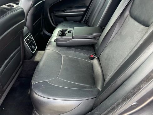 Used 2014 Chrysler 300 C image 30