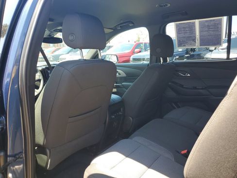 Used 2023 Chevrolet Traverse LT FWD image 16