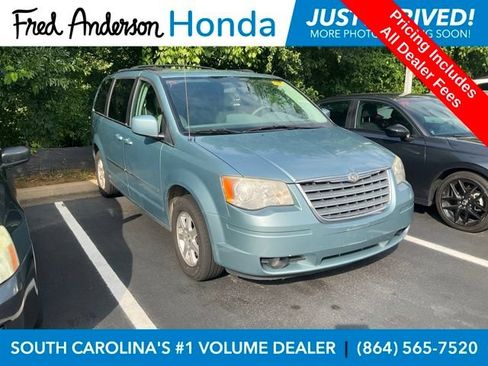 Used 2010 Chrysler Town & Country Touring FWD image 1