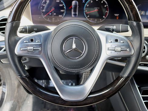Used 2019 Mercedes-Benz S 560 Sedan image 18