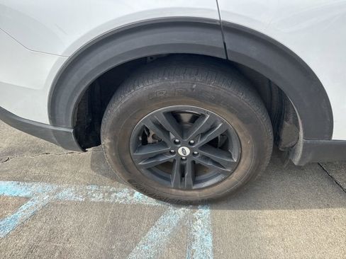 Certified 2020 Ford Explorer XLT image 18