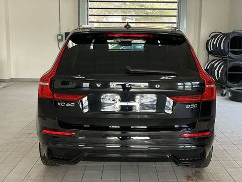 Certified 2025 Volvo XC60 B5 Plus image 5