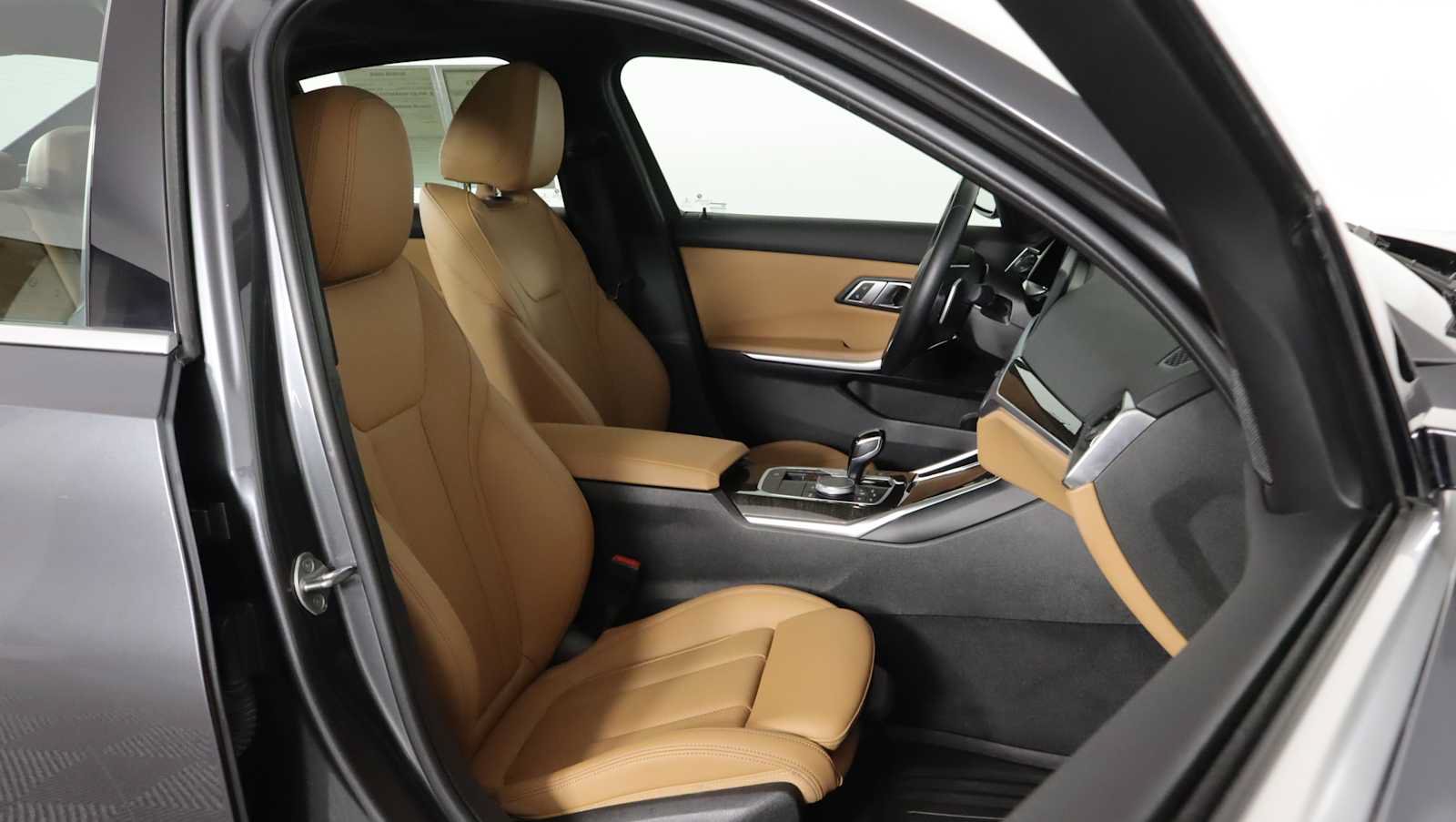 Used 2022 BMW 330e xDrive w/ Premium Package AWD/4WD image 10